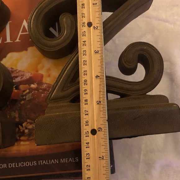 “Red Barrel Studios” A-Z Bookends; Mahogany Brown Color; Pre-Owned; Funky Fun! - Picture 10 of 12